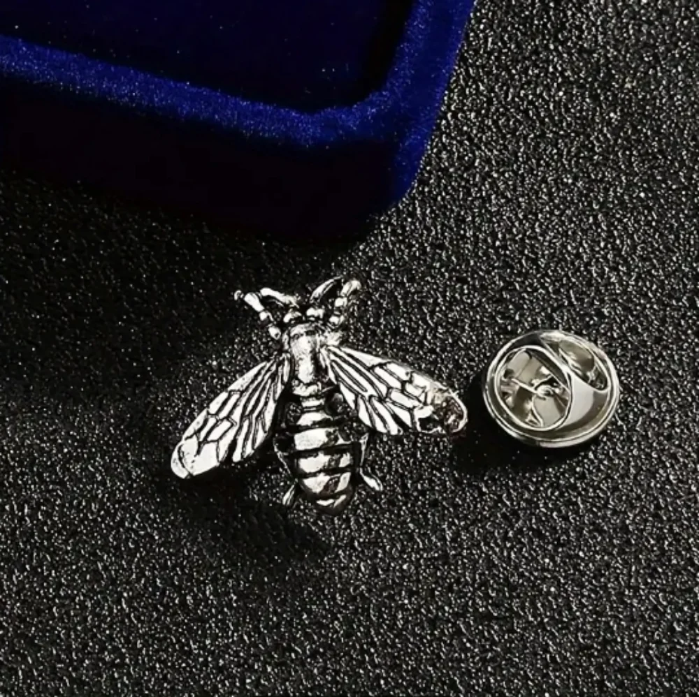 Silver Bee Brooch Pin Vintage Style